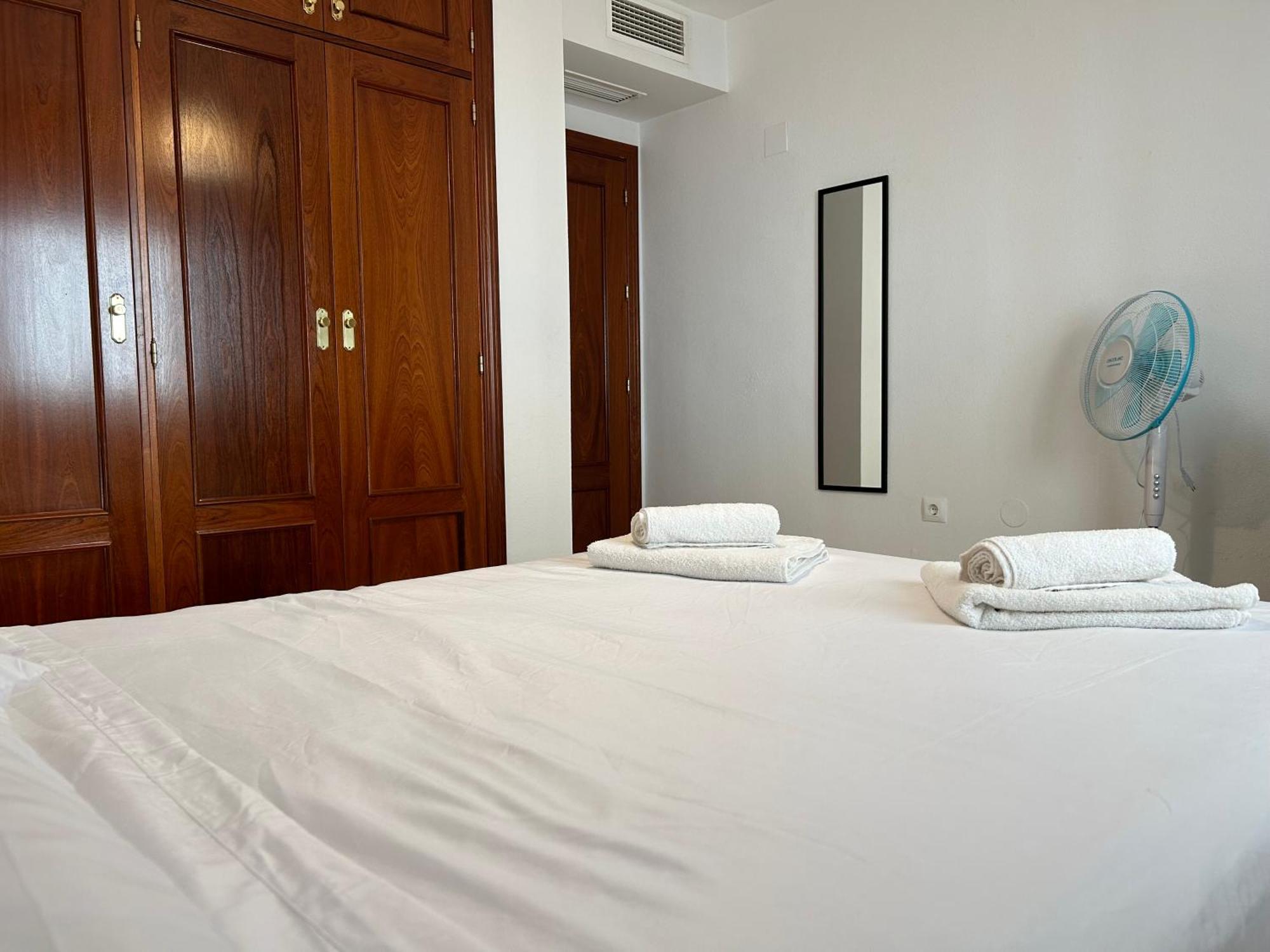 Garden Teatinos, Apartamento Con Piscina Y Ac Málaga Kültér fotó