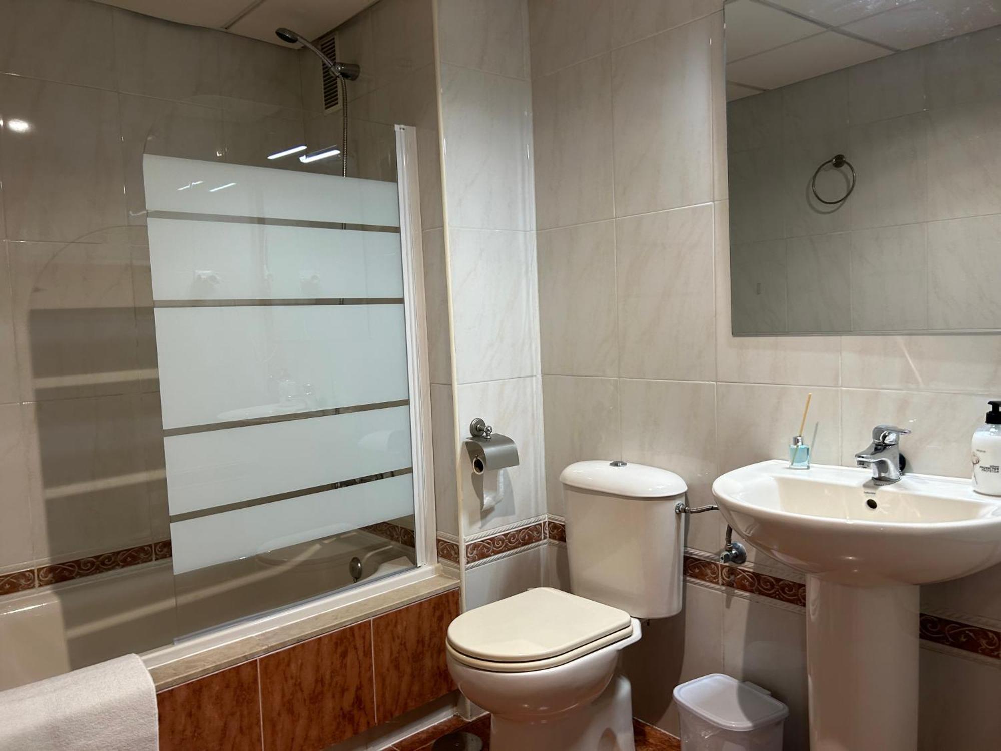 Garden Teatinos, Apartamento Con Piscina Y Ac Málaga Kültér fotó